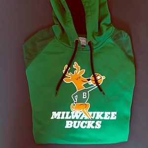 MILWAUKEE BUCKS HOODIE